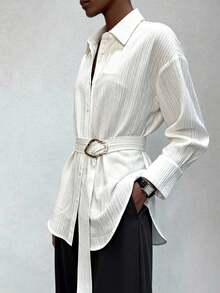 بلوزة ذات لون واحد مصنوعة من قماش منسوج مع أزرار على الخصر، مناسبة للارتداء في المنزل، العطلات، المطار، حفلات العزاب، ليلة المواعدة، حفلات الموسيقى الريفية، المسرح والحفلات، في فصول الربيع والصيف والخريف