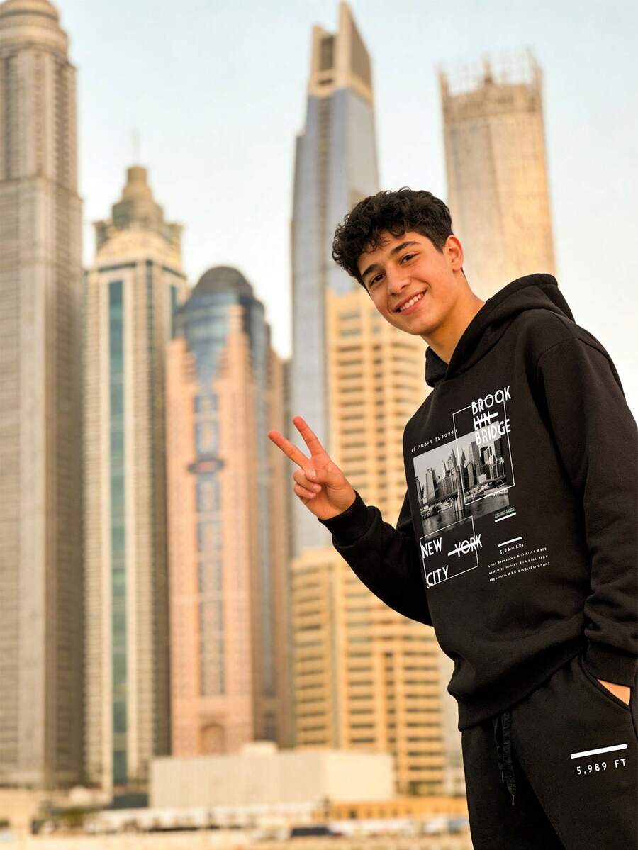 青少年男童帅气字母印花长袖加厚抽绳连帽衫和运动裤休闲两件套，抓绒面料，适合秋冬季节，青少年男孩礼物