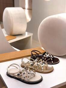 Women's Gold Papete Sandal With Metallic Studs And Buckle - 金色 - 查看 2