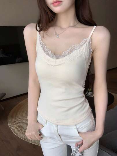 女士纯色蕾丝边V领加垫吊带背心，秋冬季修身打底衫