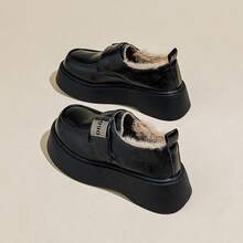 女士秋季新款办公工作鞋，厚底增高防滑透气轻便字母印花网面休闲软底一脚蹬气垫运动鞋 - 黑色 - 查看 5