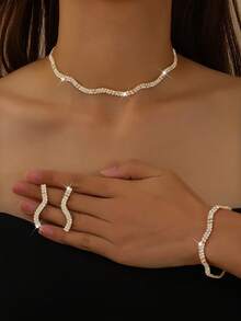 4件套女士首饰套装 - 项链、耳环、手链，菱形图案，适合派对、新娘、毕业典礼、情人节等场合佩戴 - 金色 - 查看 5