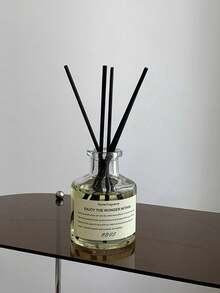 5件套（1瓶香薰精油+4根竹制香薰棒）——无焰家居香氛套装。持久留香，适用于卧室、浴室和客厅。是香薰疗法、空气清新、香薰礼品、家居装饰和斋月装饰的理想之选。 - 多香 - 查看 8