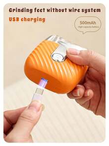 1个可充电电动足部去茧器，一键操作，防滑人体工学手柄，LED电量显示，内置清洁刷，可水洗，在家即可享受沙龙级足部护理，小巧便携，方便旅行携带，轻松去除死皮，必备的自我护理用品，也是节日/生日送给亲朋好友的贴心礼物，几分钟内即可拥有柔软自信的双脚。