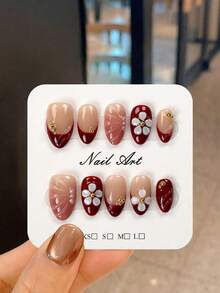 JUTI 10片手工短款杏仁形美甲贴纸 | 裸色和酒红色，3D立体花朵，金色珠子和仿珍珠 | 优雅日常可重复使用美甲套装，包含1片果冻胶和1个指甲锉 | 手工美甲贴片 - 彩色 - 查看 10