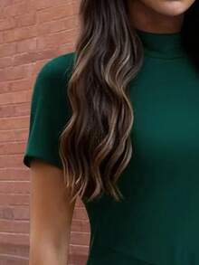 Đầm maxi ôm sát dáng dài tay ngắn cổ đứng màu trơn xẻ tà cao EARO dành cho nữ mùa xuân/hè, thích hợp dự tiệc và thanh lịch. - Màu xanh lá cây đậm - Xem 4