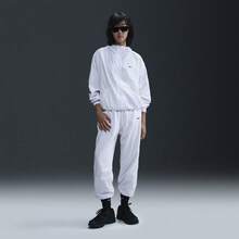 Nike 女士 AS W NSW ESSNTL UV WVN JKT HD 梭织连帽夹克 FV6299-100 - 白色 - 查看 4