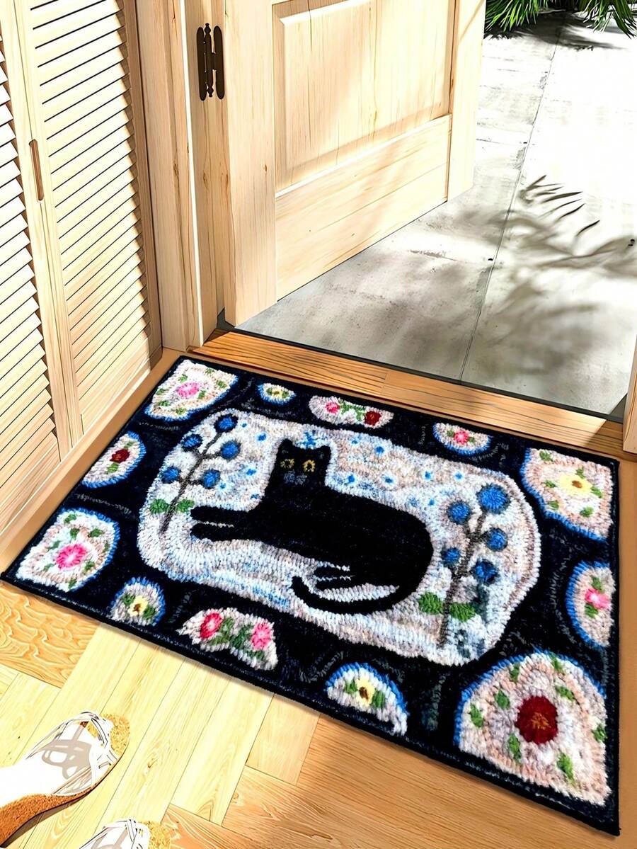 1件彩色花卉黑猫图案门垫，柔软耐用，可机洗，轻便舒适，重量超过850克/平方米，适用于厨房、客厅、卧室等场所，亦可作为装饰地毯使用。