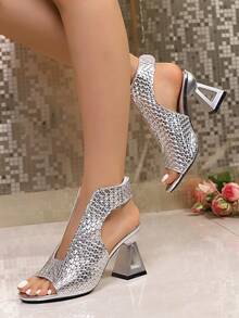 1双女士时尚新款露趾高跟凉鞋，优雅魔术贴格纹高跟凉鞋，2026新款上市