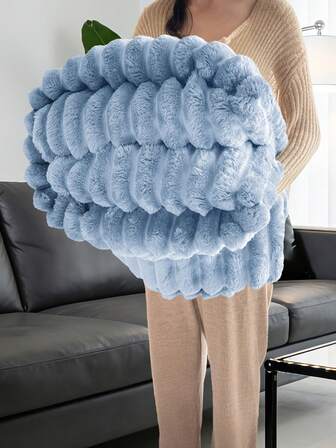 1pc Flannel Blanket, Comfortable & Warm, Lightweight & Soft, Solid Color Series, Minimalist & Fashionable Design, Suitable For Sofa, Bedroom, Living Room And More, All-Around Comfort, Travel Essential, Can Be Used As Nap Blanket, Refer To Size Chart, Multiple Sizes Available, Machine Washable, Autumn/Winter Decor, Room Decor, Blue