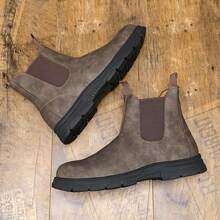 2025 秋冬新品系列包括：男士复古做旧棕色切尔西靴、绒面革弹力踝靴、厚底防滑高帮鞋、百搭商务休闲医生靴、保暖男靴、男鞋和大码皮鞋。 - 棕色 - 查看 6