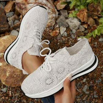 女士时尚厚底圆头平底系带镂空透气网面休闲鞋