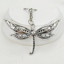 1pc Fashionable Cute Realistic Dragonfly Keychain, Zinc Alloy Minimalist Personalized Versatile Small Dragonfly Key Chain Car Key Pendant, Convenient To Carry - Silver - View 3