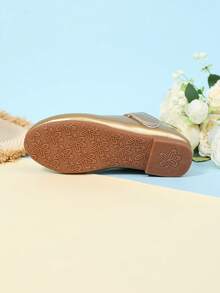 Children's Shiny Flat Shoes, Girls' Gold Mary Jane Shoes 2025 New Princess Style Soft Bottom Non-Slip Performance Shoes, Spring/Summer Low Vamp Hook And Loop Leather Shoes, Versatile Shoes - Gold - View 6