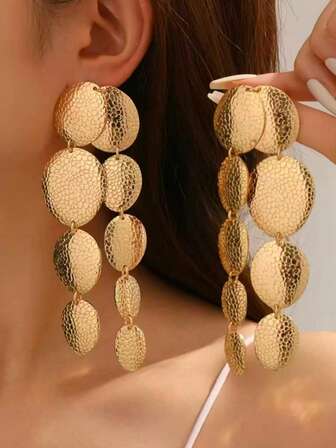 1对欧美风格日常佩戴耳环，女士款