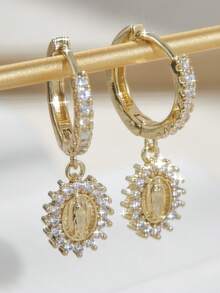 一对优雅的圣母玛利亚吊坠耳环，镶嵌闪亮立方氧化锆——奢华的女士垂坠耳环，完美适用于婚礼和订婚场合。
