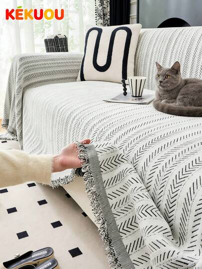 KEKUOU Funda Sofá Ligera Lujosa, Diseño Minimalista Moderno 1 Pieza, Uso Universal Todo el Año – Ideal Decoración Salón Navidad, Acción de Gracias, Multiusos como Manta Sofá, Esterilla Picnic, Colchoneta Camping. Protege Sofá Contra Desgaste, Manchas, Polvo, Rayones, Mantiene Mueble Excelente. Complementa Decoración Navideña, Elegante Hogar. Materiales Premium Suaves Duraderos, Adaptables Sofás 1/2/3/4 Plazas, Diseño Sin Costuras Visibles, Compatible Amueblamientos Modernos/Clásicos/Contemporáneos. Elemento Decorativo que Eleva Estilo Salón/Dormitorio/Oficina, Perfecta Regalo Festivo, Renovar Decoración, Uso Diario – Combina Practicidad, Elegancia, Versatilidad.