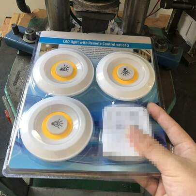 Luz de Disco Portátil – LED Regulable y Operada por Baterías