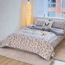 1pc Printed Floral & Cartoon Pattern Comforter, Soft Plush Fabric, Quilted Design, Suitable For Bedroom, Guest Room, All Season - Blue and White - View 7