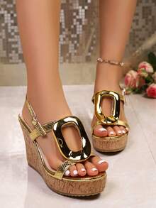 2026 Nuevas sandalias de cuña con suela gruesa para mujer, de verano, para aumentar la altura en talla pequeña, con correa y hebilla metálica grande, sandalias de moda, estilo de playa y resort, plataforma impermeable, sandalias retro sexy para fiestas - Dorado - Ver 7