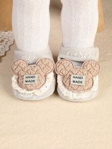 新款卡通婴儿软底防踢可爱防滑多功能幼儿鞋，适合男婴和女婴 - 灰色 - 查看 6