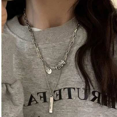 1件时尚双层项链，适合长发，秋冬季佩戴，高端吊坠配饰（吊坠款式随机，介意者请勿购买）