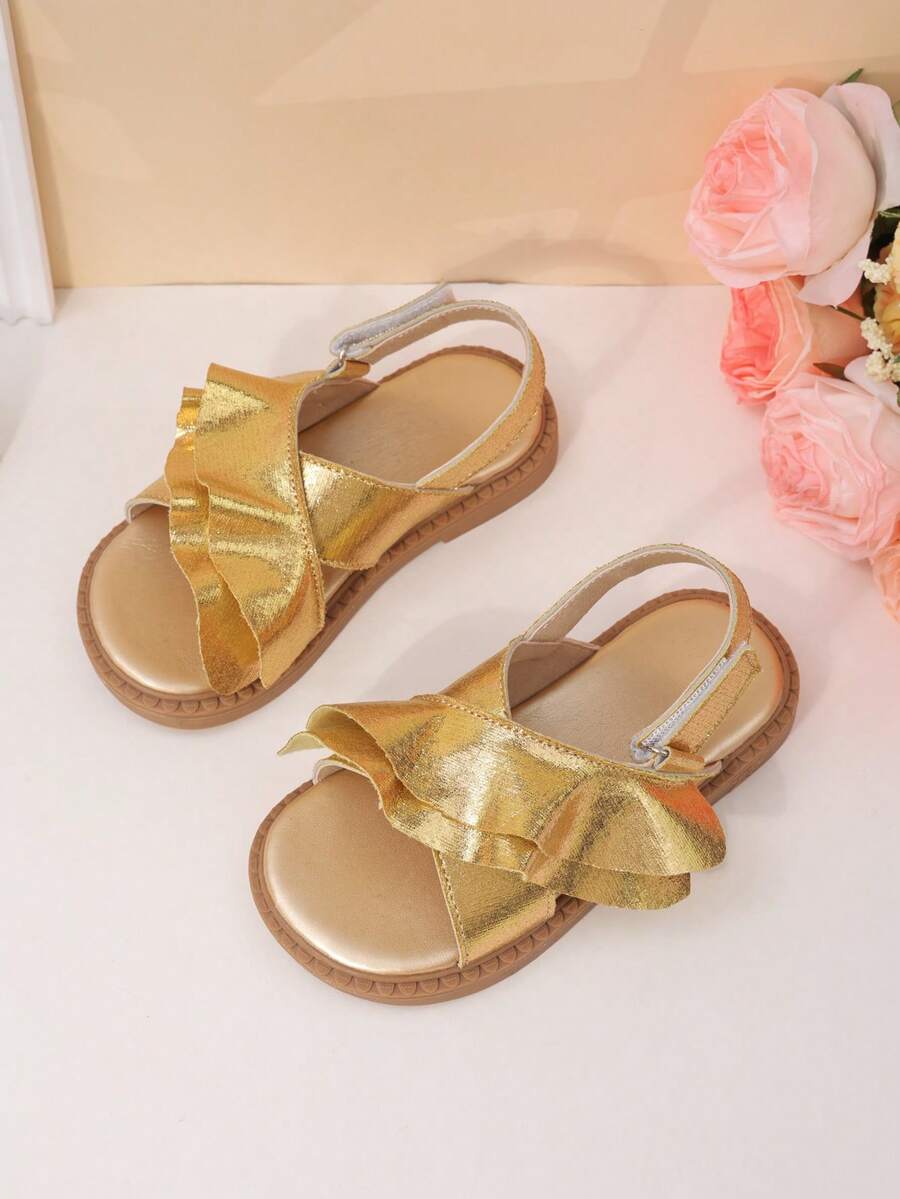 1 Pair 4-12 Years Old Girls' Gold Laser Ruffled Sandals, Synthetic Leather, Closed Toe, Breathable, Hook And Loop Strap, Flat Soft Sole, Dreamy Princess Style, 2026 Summer New, Suitable For Birthday Party, Summer Outing, Daily Wear - Gold - View 1