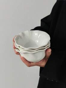1pc/2pcs/4pcs Unique Ceramic Bowls, Minimalist Ins Style Ice Cream/Dessert Bowls, Home Use Rice/Salad/Pasta Bowls, 3D Lotus Pattern Snack Bowls. Suitable For Restaurant, Living Room, Cafe, Wedding, Gathering, Party. - White - View 1