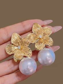 2 piezas Pendientes de flor elegante con perlas falsas para mujeres, accesorios de joyería para uso diario, regalo del Día de San Valentín, pendientes vintage personalizados y lindos - Amarillo Oro - Ver 4