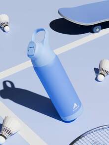 710毫升不锈钢保温水瓶，带吸管和提手，双层壁设计，保冷长达36小时，Tritan材质防漏瓶盖，适合运动和旅行。