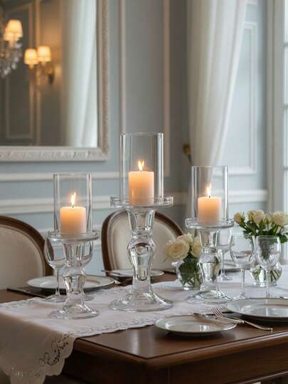 透明玻璃烛台，水晶烛台，圆形底座，装饰烛台，适合休闲派对，白色蜡烛，简约时尚，营造浪漫氛围，适合婚礼和餐桌，可用于生日派对、咖啡馆、客厅、餐厅和其他场合。