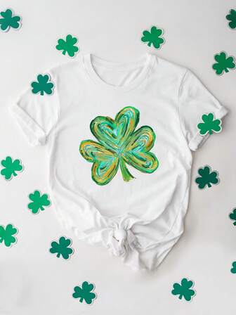 Vit rundhalsad kortärmad topp, söt St. Patrick's Day fyrklöver-t-shirt