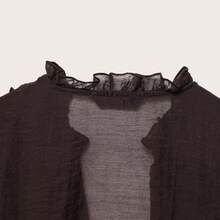 Áo sơ mi nữ dáng vintage xếp ly bán chạy nhất mùa xuân 2026 màu nâu đậm, chất liệu vải lụa nhẹ với những đường xếp ly khắp thân áo, tay phồng, cài cúc đơn giản, dáng rộng tôn dáng, phong cách retro lãng mạn, phù hợp cho mặc hàng ngày, hẹn hò, trà chiều, công sở, mua sắm cuối tuần, đa năng, thoải mái, phù hợp cho mọi mùa. - màu nâu cà phê - Xem 9