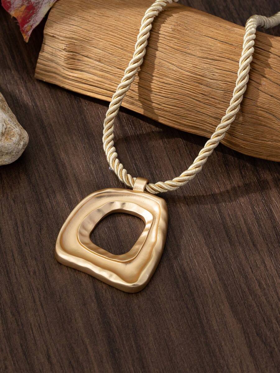 1pc Minimalist Matte Geometric Asymmetrical Pendant Necklace, Suitable For Women's Daily Wear - Yellow Gold - View 1