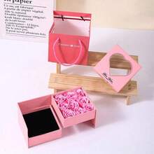 永恒之爱9支玫瑰花束梦幻礼盒（蝴蝶主题），配红色、黑色、粉色带盖纸质首饰盒，情人节/新年首饰盒 - 彩色 - 查看 9