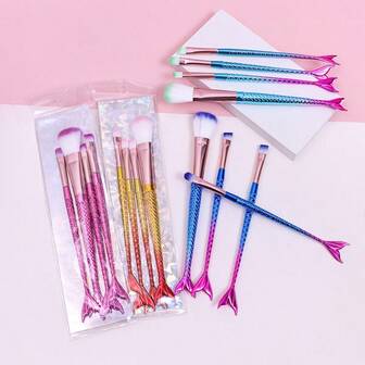 סט 4 מברשות איפור מצופות בת ים - זיפים רכים ופרקטיים יוקרתיים, מריחה חלקה וכלים מקצועיים, ערכת איפור עיניים/פנים ניידת, מתנה מושלמת ליום האהבה/ראש השנה לנשים ובנות (לשימוש אישי)