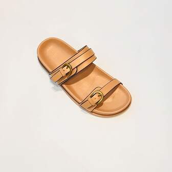 Dames platte sandalen met gespdesign, modieus en veelzijdig, perfect voor vakantie en strand.