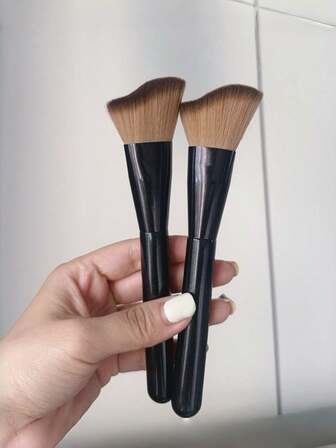 1pc Professional Asymmetrical Shaped Face Contour Highlighter Brush - Soft & Fluffy Premium Synthetic Bristles, Face Highlighting & Contouring Makeup Tool Suitable For Beginners