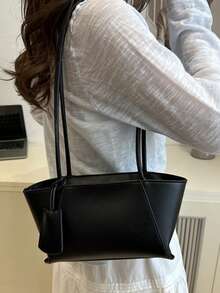 الحقيبة الكتفية ذات اللون الأحادي الأنيق مع تصميم الزخرفة المعلقة هي حقيبة يد أنيقة للنساء ناعمة وكلاسيكية وعملية وأنيقة، مناسبة للتسوق والمحافظ والتسوق والنساء الشابات وطلاب الجامعة والجدد والموظفين. وهي مناسبة جدًا للمكاتب والجامعات والعمل والأعمال والتنقل والأنشطة الخارجية والسفر والخروجات