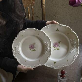 1pc Vintage French Lace Pink Rose Embossed Ceramic Plate, Antique Afternoon Tea Dessert Plate, Western Steak Pasta Plate, Fruit Salad Plate, Household Dining Plate, Hotel Restaurant Serving Plate