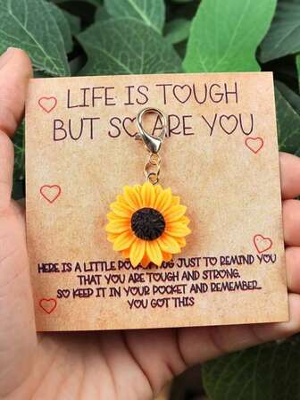 1pc/2pcs Sunflower-Shaped Keychains In A Dreamy Light Brown. Available Single Or In Pairs. Perfect For Birthday Parties, Holiday Greetings, Daily Commutes, Gifts For Friends And Family, Or As A Heartwarming Present. Creative And Practical, Ideal For Friends, Family, And Colleagues.