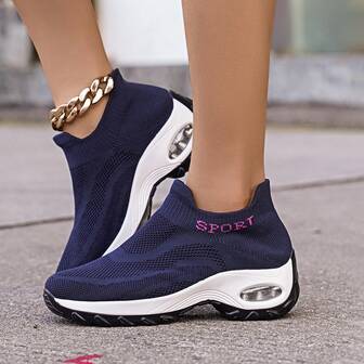 新款运动休闲时尚广场舞鞋，舒适套穿，百搭，织物材质，透气，厚底，气垫减震，增高户外加大码女鞋，跨境电商适用