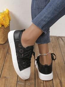 Zapatos casuales de moda para mujer, zapatillas blancas cómodas con cordones, transpirables y ligeras con diseño hueco, zapatos deportivos de running con suela blanda y ligera, zapatos blancos de mujer elegantes de moda con patchwork de malla de encaje, zapatos planos casuales para caminar a diario, zapatos de entrenamiento para gimnasio - Negro - Ver 7