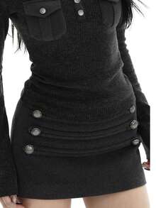 经典黑色羊毛混纺纽扣装饰A字迷你裙，休闲简约设计