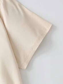 女士休闲印花短袖T恤，街头风，大码女式上衣。女士街头时尚，夏季女式上衣，适合新年、节日、日常穿着、外出、海滩、派对、上学、参加音乐节、度假、通勤等场合。这款圆领短袖T恤可作为送给家人、男朋友、女朋友、朋友的礼物，也是圣诞节、新年礼物的必备单品。 - 杏色 - 查看 4