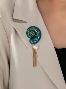 Light Blue Seashell Tassel Pearl Brooch, Suitable For Banquet And Party Wear
