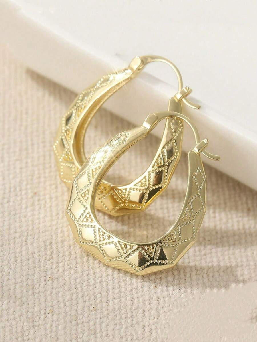 1 Pair Bohemian Elegant Oval Gold Earrings, Handcrafted Pattern, Suitable For All Occasions - Gold - View 1