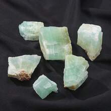 QYDCX Apengshi Caribbean Raw Crystal - Natural Rough Rock Healing Crystal And Gemstone DIY Raw Stone Meditation Fountain Garden Home Decor (2-5cm) - Sky Blue - View 9