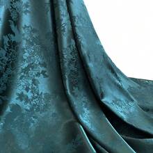 Vải satin màu xanh đậm trang nhã với họa tiết hoa jacquard tinh tế, chất lượng cao với độ bóng mượt, thiết kế hoa mẫu đơn và hoa lá trang nhã, phong cách thanh lịch kín đáo, chất liệu satin mịn với hiệu ứng hoa dập nổi ẩn, thích hợp cho quần áo, phụ kiện, váy dạ hội, rèm cửa, trang trí đám cưới, đồ nội thất gia đình và các dự án DIY. - Nhiều màu - Xem 9