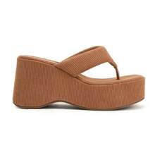 So Me Jessee Women's Platform Thong Slip On Sandal   Beach    Vacation  Beach    Spring / Summer - Camel - View 6